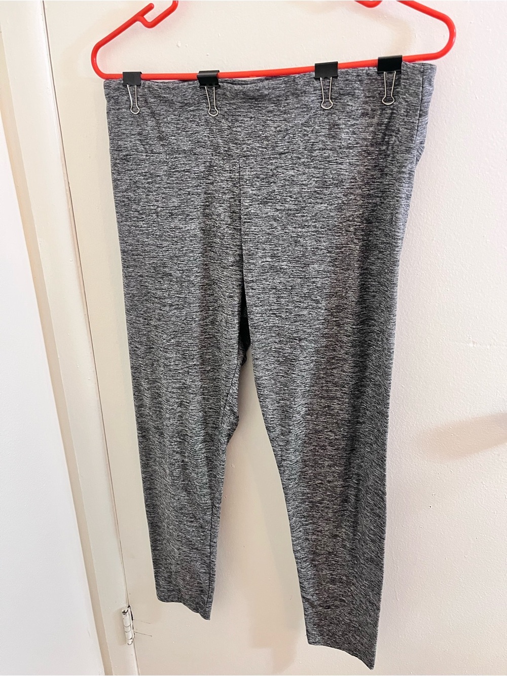 No Boundaries Junior XL Gray High Waisted Capri Leggings